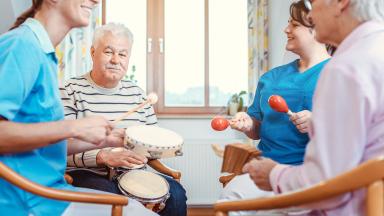 Elderly people in musical therapy