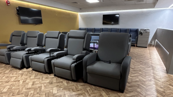 Discharge lounge Royal Free